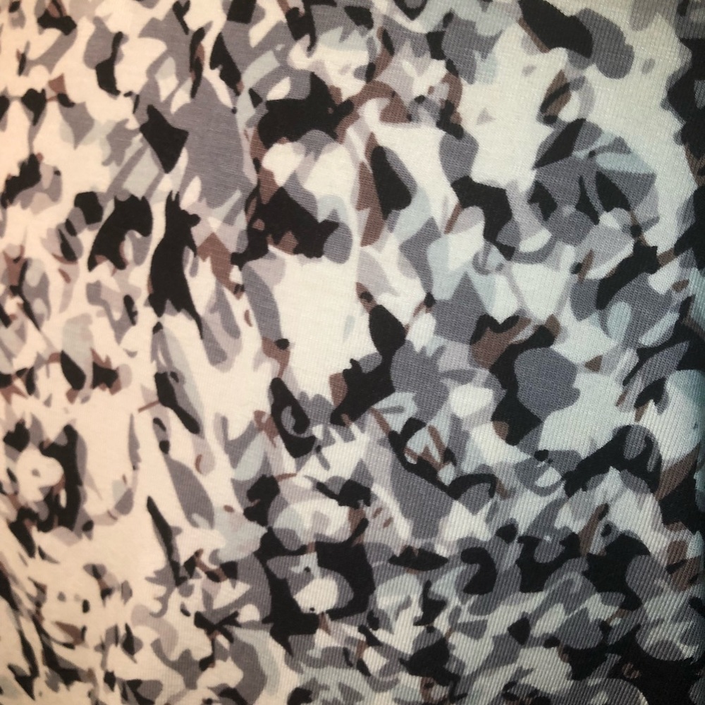 Cabi #734 Lana Printed Top - Picture 8 of 8